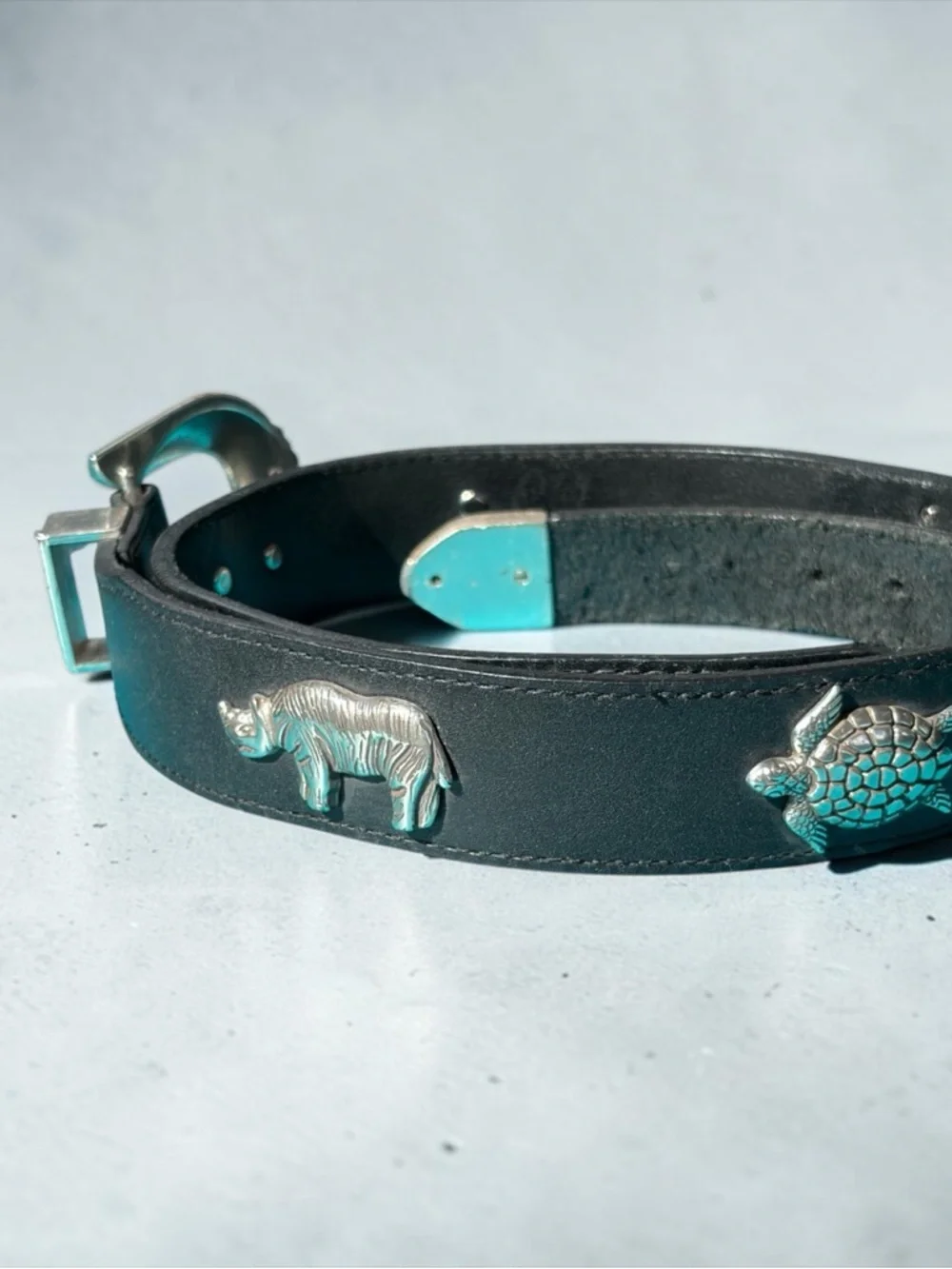 CABELA’S BLACK LEATHER BELT WITH SILVER ANIMAL CONCHOS – VINTAGE 1991 MEDIUM